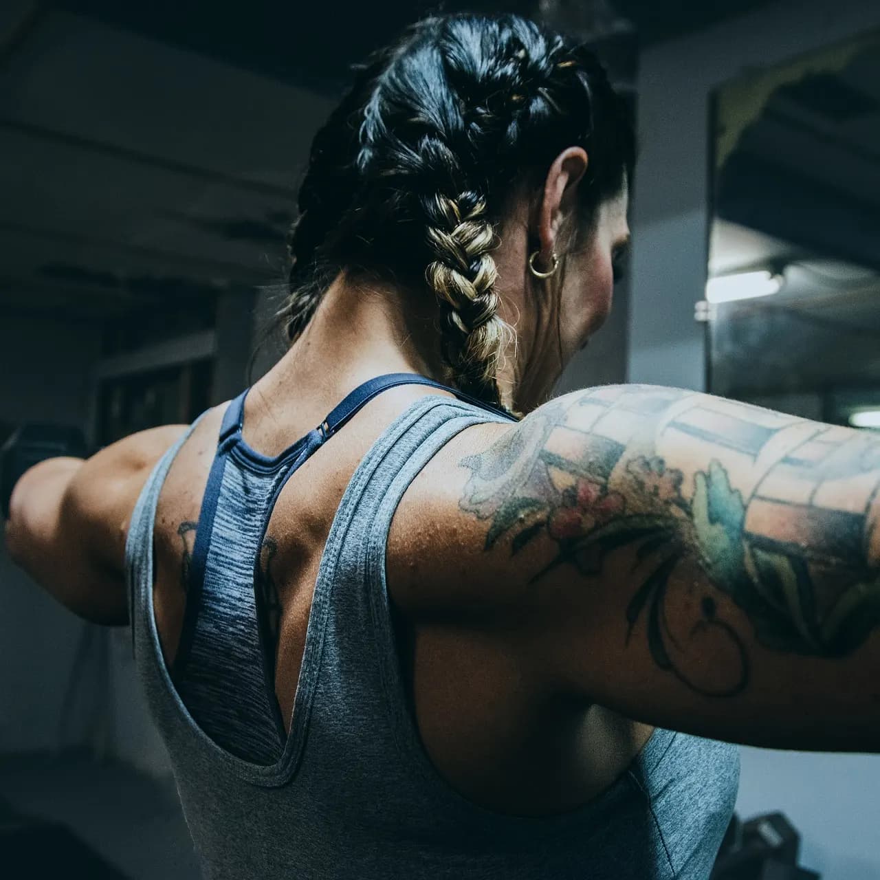 Como fortalecer as costas com treino em casa