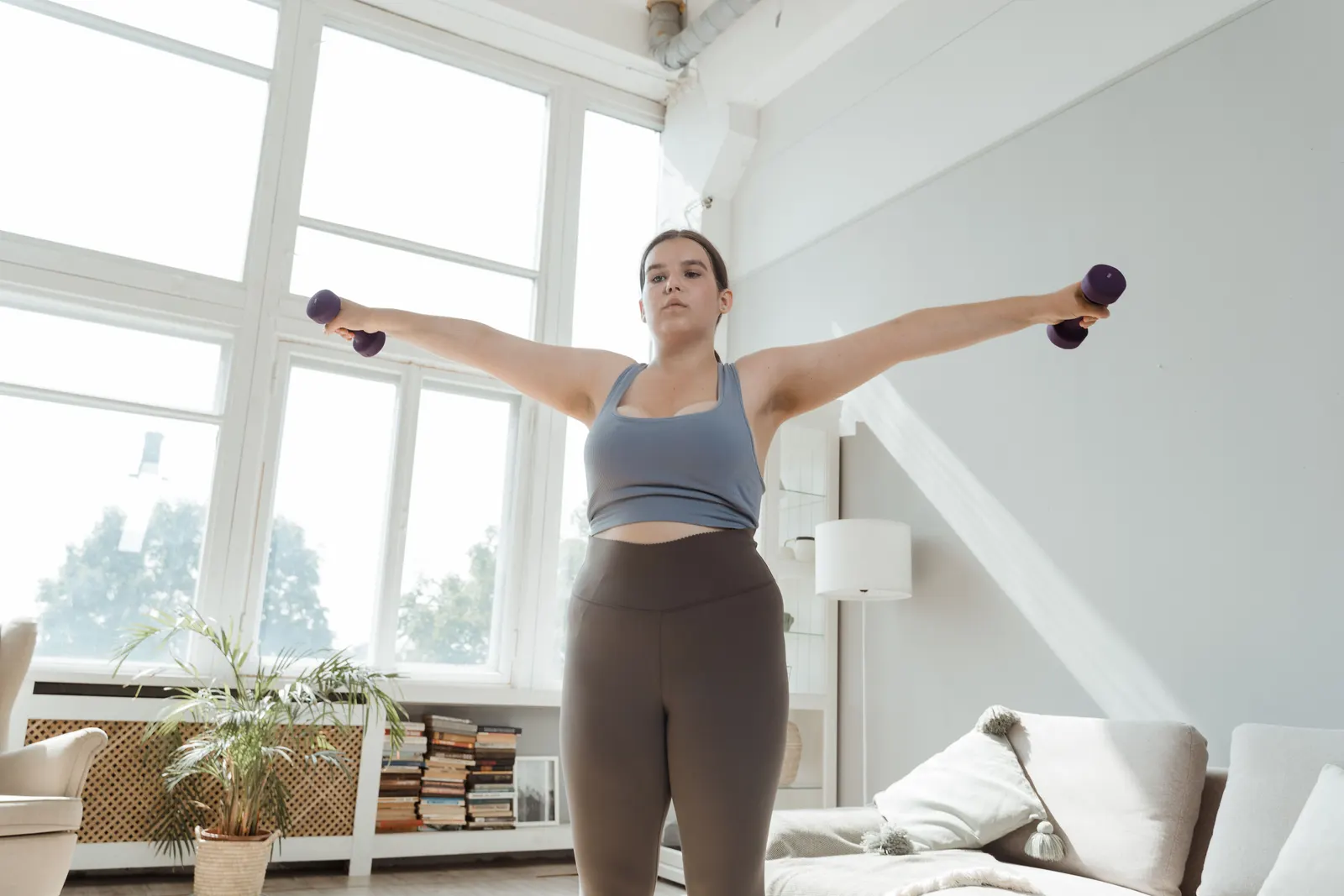 Treino de ombro em casa: exercícios eficazes para fortalecer